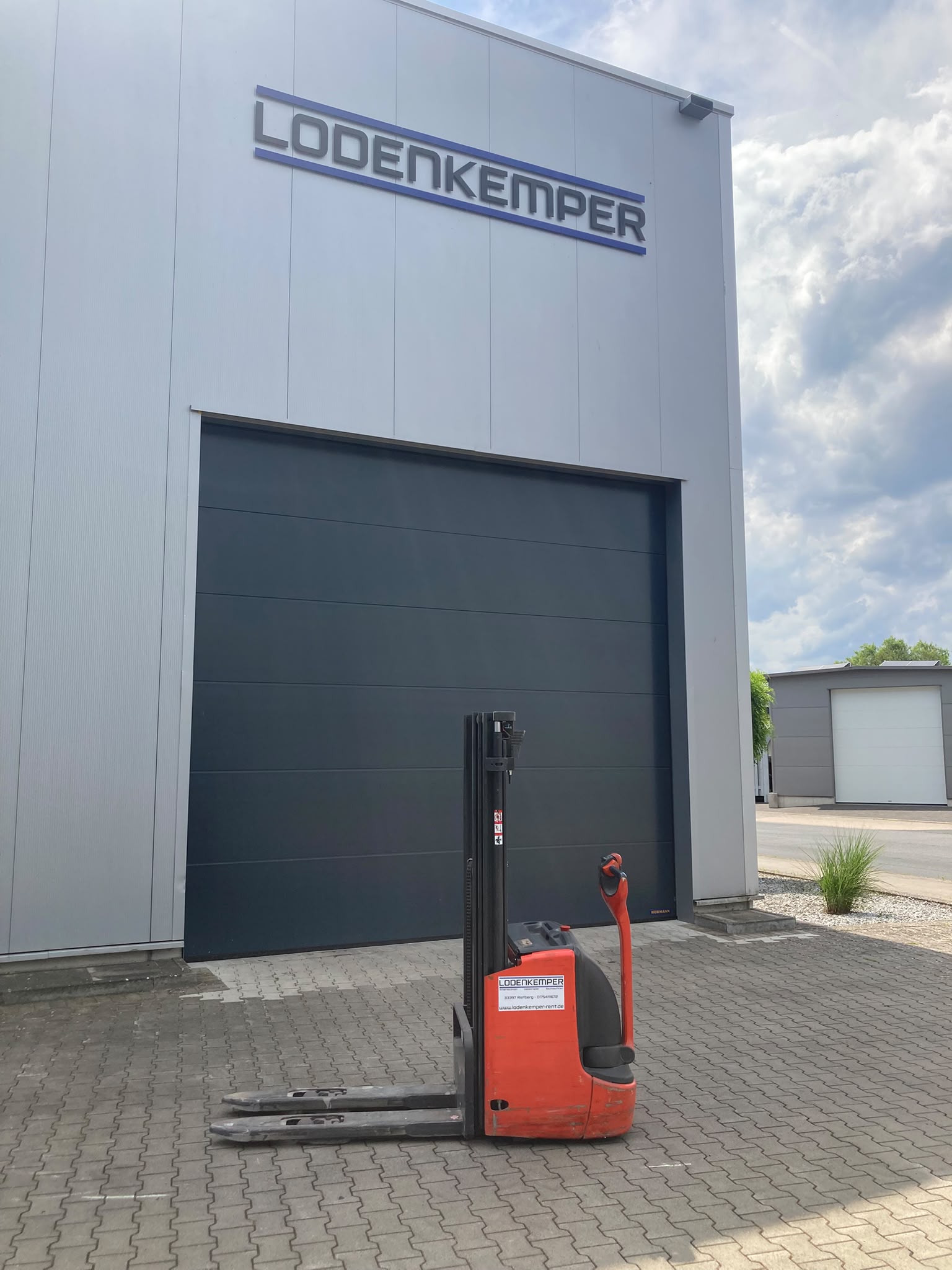 Hochhubwagen Linde L12 01